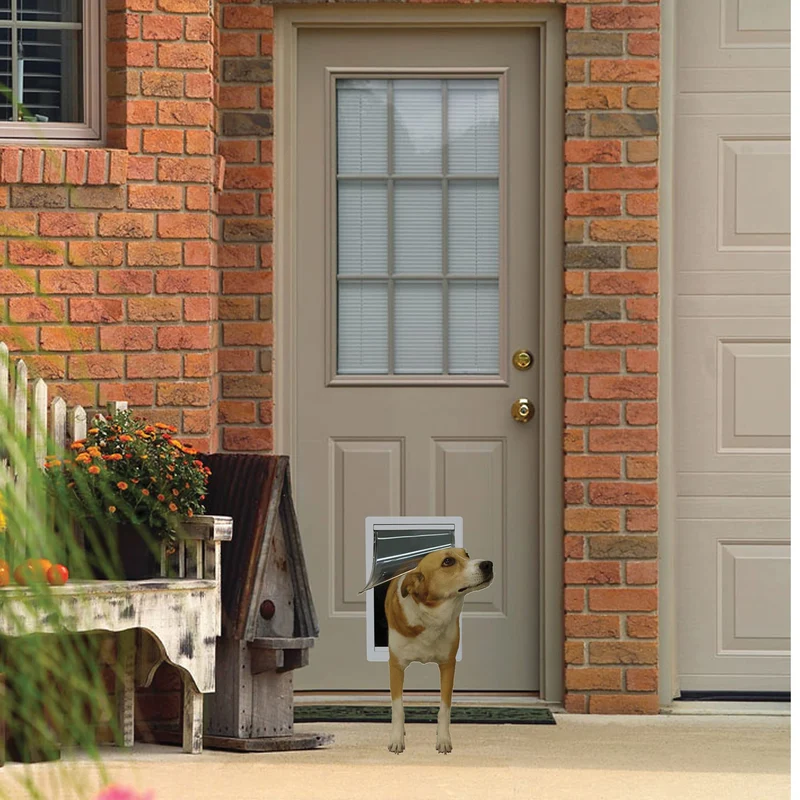 Porte pour animaux Designer Series en plastique avec cadre télescopique – Taille moyenne 7 po × 11,25 po – Ideal Pet Products