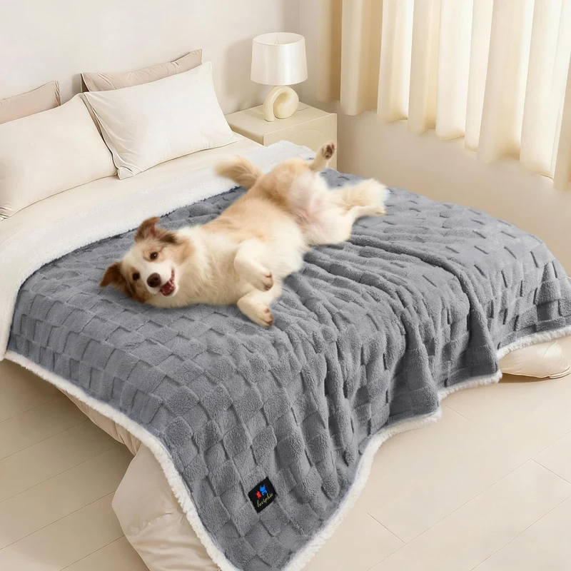 Luciphia Couverture Imperméable pour Chien 85x57 – Réversible Peluche Sherpa Grise