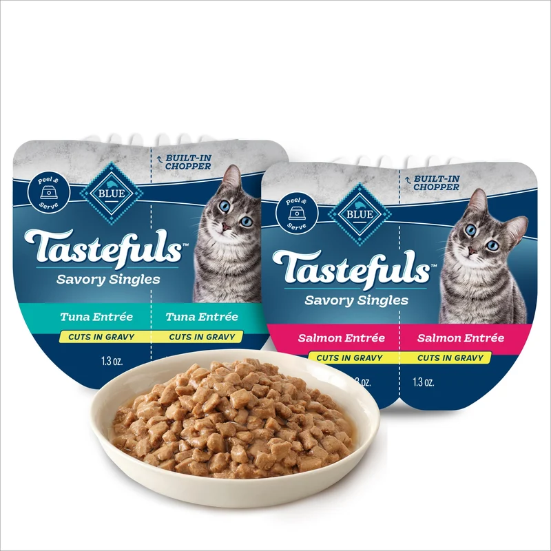 Blue Buffalo Tastefuls Savoureux Morceaux Humides Naturels pour Chat – Morceaux en Sauce Saumon et Thon, Lot de 12 Barquettes de 2,6 oz