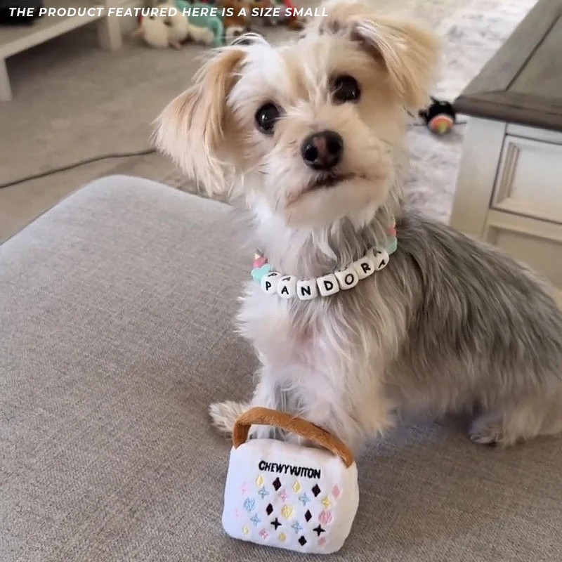 Haute Diggity Dog White Chewy Vuiton Handbag – Jouet chien peluche parodié, Sifflet intégré, Lavable en machine