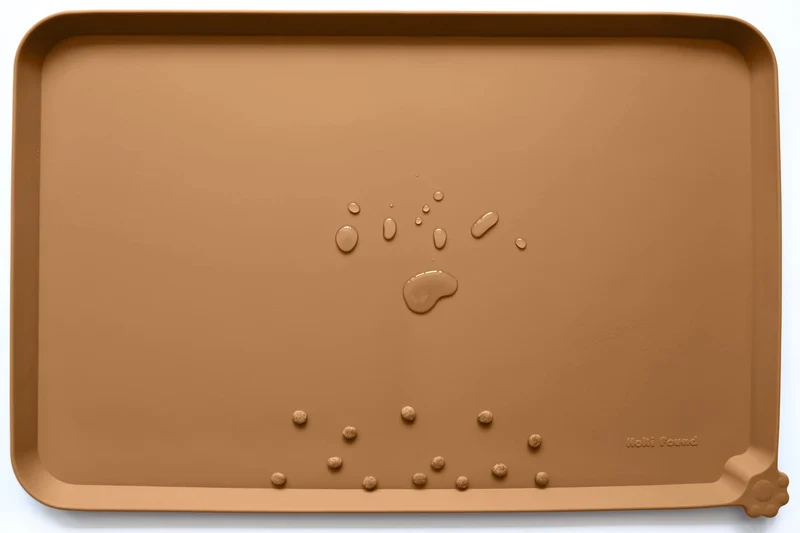 Tapis Alimentaire en Silicone Hoki Found L – Anti-Dérapant pour Chiens et Chats (Butterscotch)