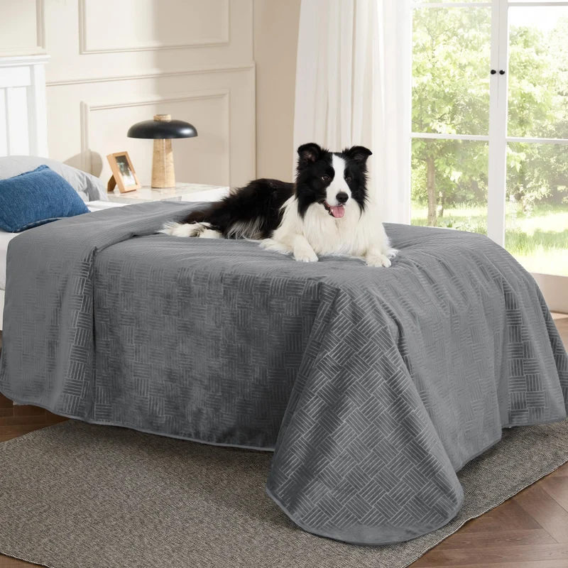 Bedsure Couverture Imperméable pour Chiens et Chats – Protège Canapé et Lit Jumeau, Lavable, Séchage Rapide, Gris Cendré, 68x82 po