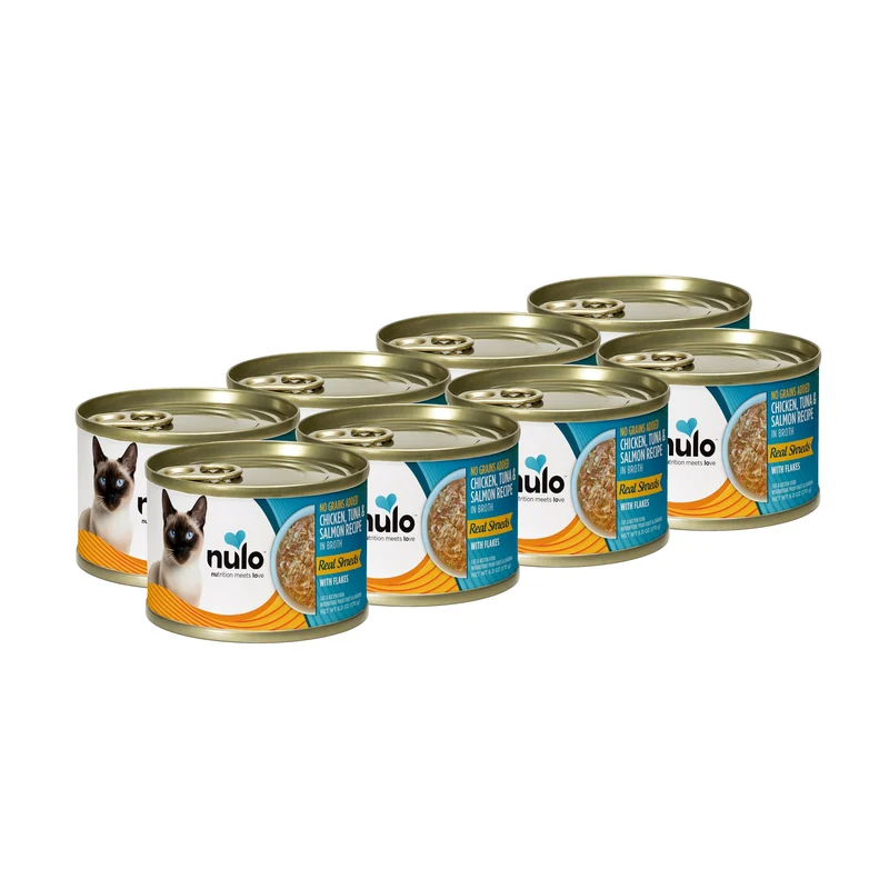 Nulo Real Shreds avec Flocons – Aliment humide sans céréales pour chats et chatons (poulet, thon et saumon) en bouillon