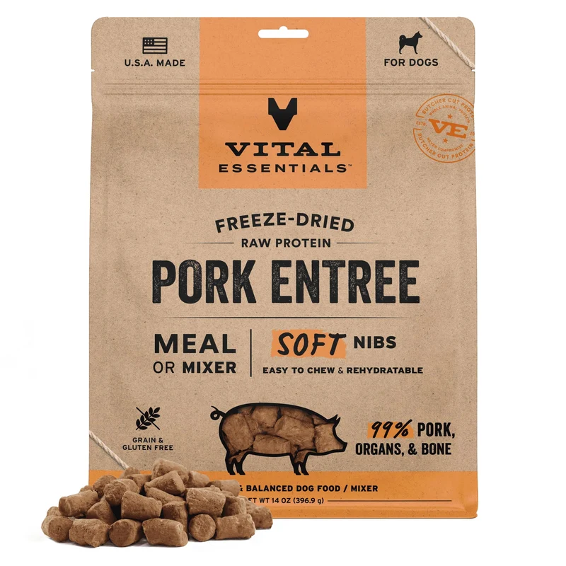Vital Essentials Freeze Dried Soft Nibs Porc Cru – Repas Complet ou Garniture | 99% Porc, Organes et Os | Sans Céréales, Haute Protéine | Sac 14 oz