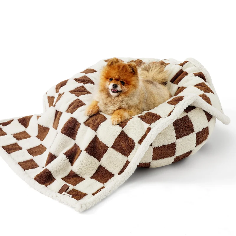LE SURE Couverture Imperméable pour Petits Chiens et Chiots – Double Face, Sherpa et Jacquard, Protège Canapé, Motifs 3D Marron