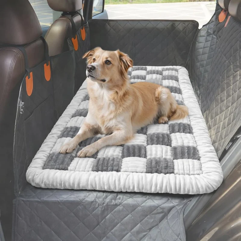 Tranquitas Coussin Chien pour Siège Arrière – Extenseur de Banquette, Doux et Antidérapant (Blanc, 24,5 po x 51 po)