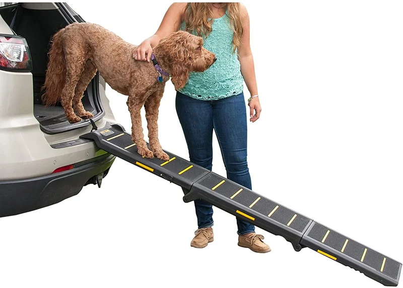 Rampe Pet Gear Travel Lite pour chiens et chats - pliable, légère et portable, poignée intégrée, 2 modèles, capacité jusqu'à 68-90 kg
