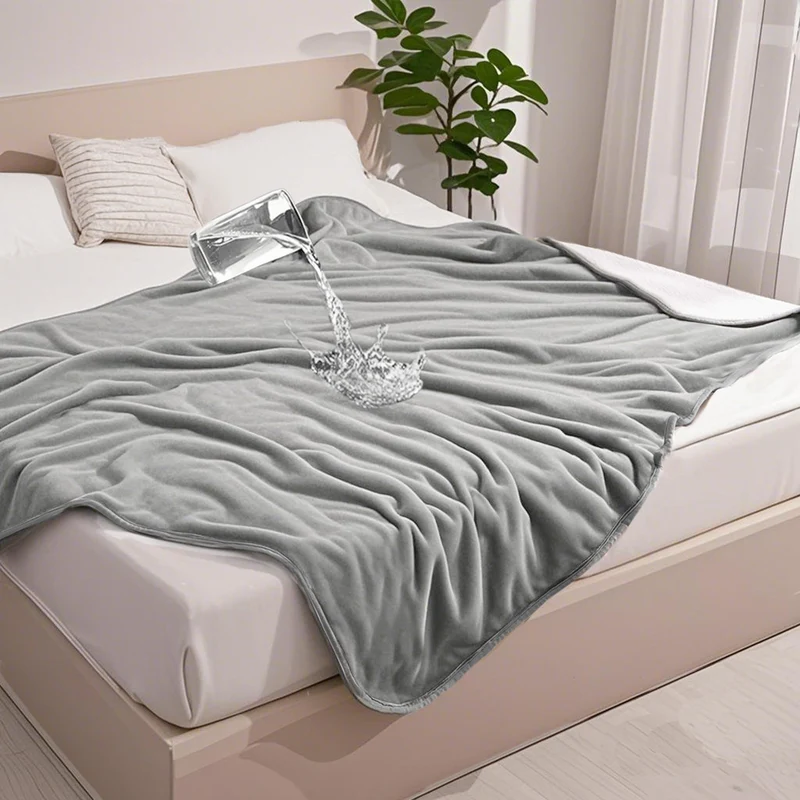 gogobunny Couverture Imperméable pour Lit et Canapé – 50x60 pouces, Sherpa/Flanelle Réversible Gris