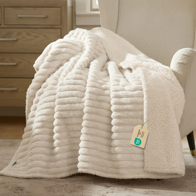 Bedsure ComfyFleece™ Couverture Imperméable pour Chien Grand – 50x60 cm Crème