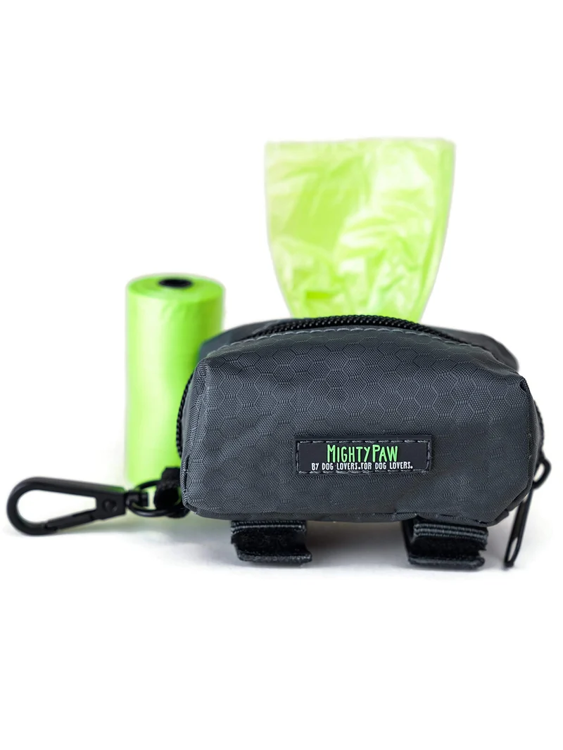 Porte-sacs à crottes Mighty Paw – Poche zippée avec mousqueton et rouleau inclus (Gris/Vert)