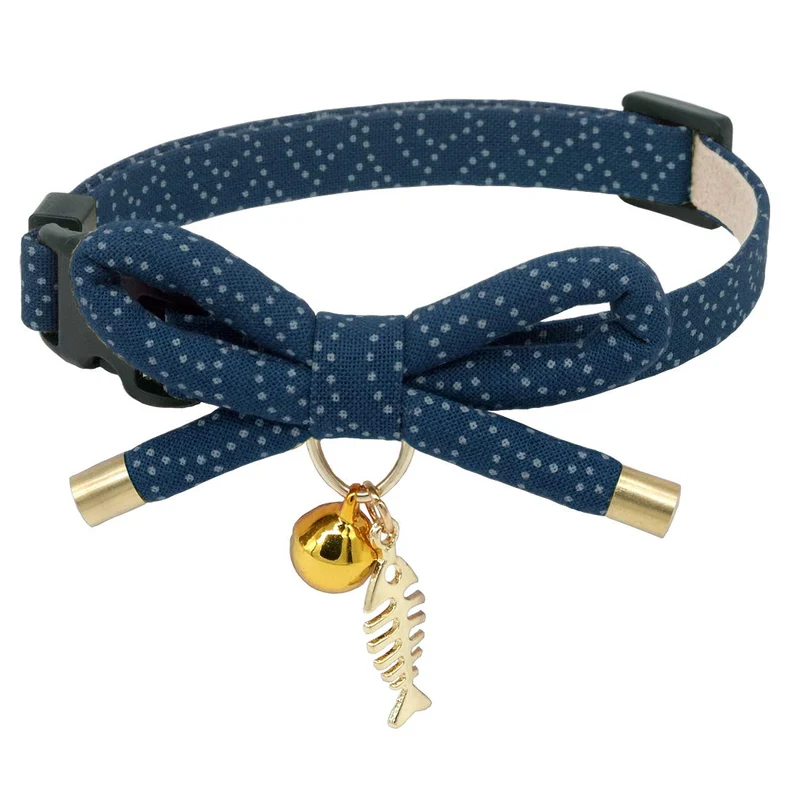 PetSoKoo Collier Chat - Noeud Japonais, Cloche, Charme Poisson - Sécurité rupture, Doux et Léger - Bleu Marine