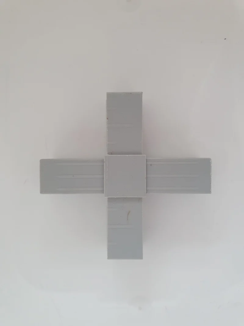 Pièce de connexion croisée volière