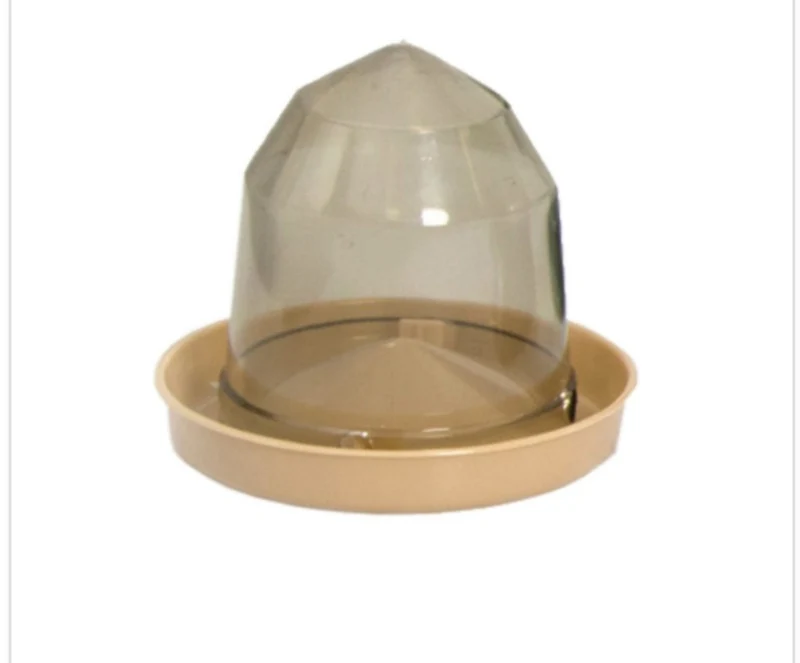 Cloche d'abreuvement du silo à eau, couleurs mélangées