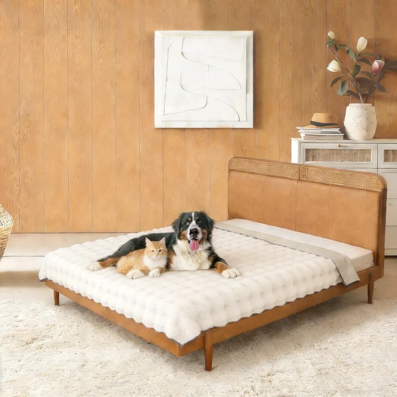 Snugglesinto Housse Imperméable pour Lit et Canapé – Douce, Antidérapante et Lavable (208 × 305 cm)