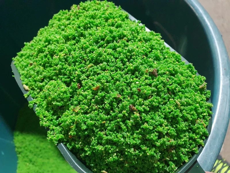 Aliment pour œufs Verdure Rul 100 grammes, format d'essai (+ complexe vitaminique), à ​​base de carotte, fenouil et tomate.