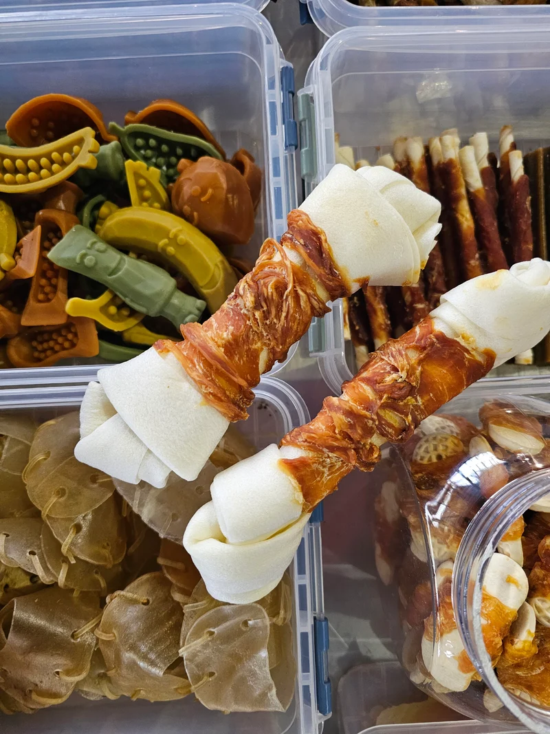 Viande Duvo+ ! gros os de poulet et cuir brut (1 pièce) L